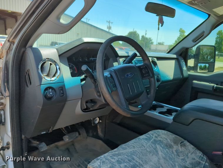 image for item MY9489 2014 Ford F350 Super Duty  Crew Cab pickup truck