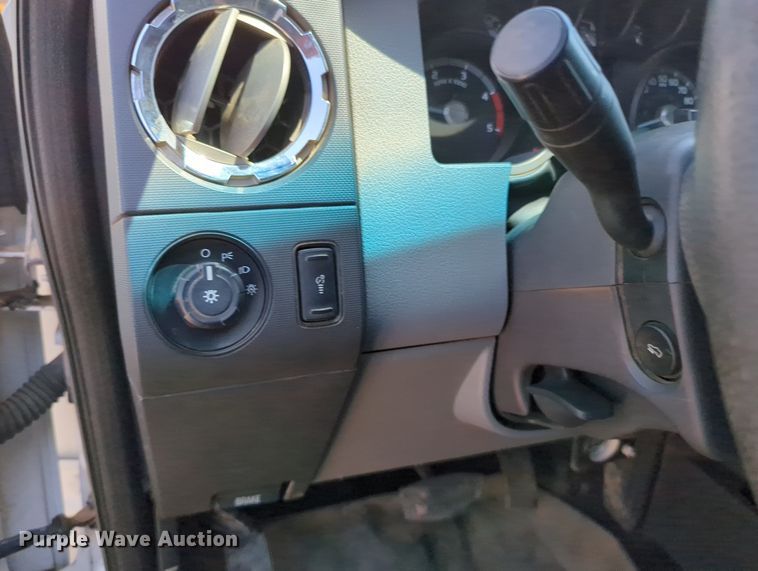 image for item MY9489 2014 Ford F350 Super Duty  Crew Cab pickup truck