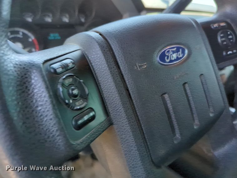 image for item MY9489 2014 Ford F350 Super Duty  Crew Cab pickup truck