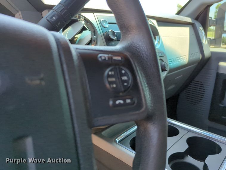 image for item MY9489 2014 Ford F350 Super Duty  Crew Cab pickup truck