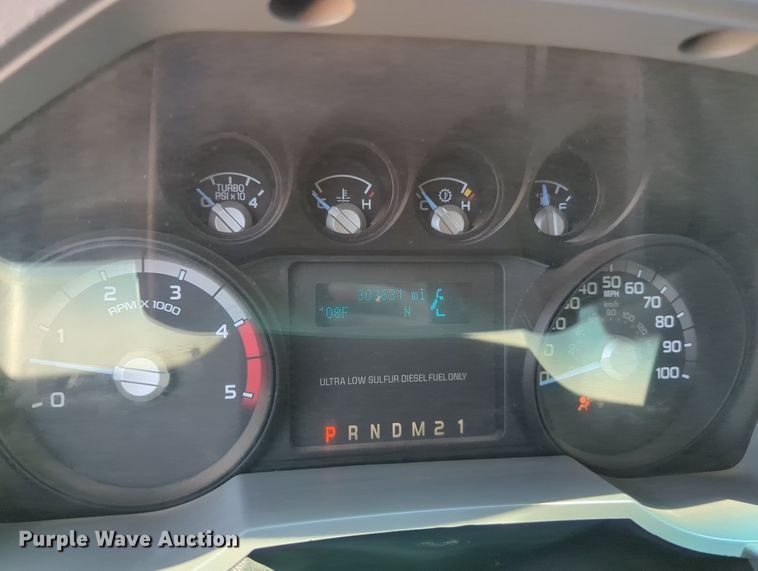 image for item MY9489 2014 Ford F350 Super Duty  Crew Cab pickup truck