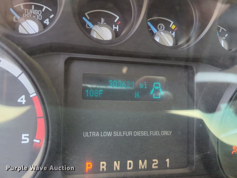 image for item MY9489 2014 Ford F350 Super Duty  Crew Cab pickup truck