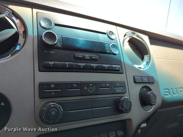 image for item MY9489 2014 Ford F350 Super Duty  Crew Cab pickup truck