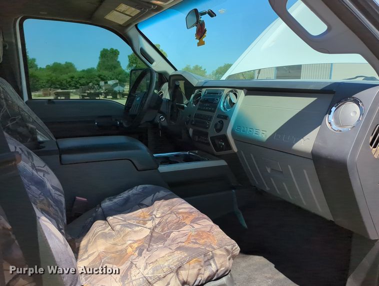 image for item MY9489 2014 Ford F350 Super Duty  Crew Cab pickup truck