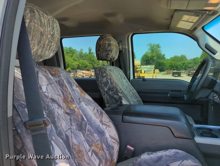 image for item MY9489 2014 Ford F350 Super Duty  Crew Cab pickup truck