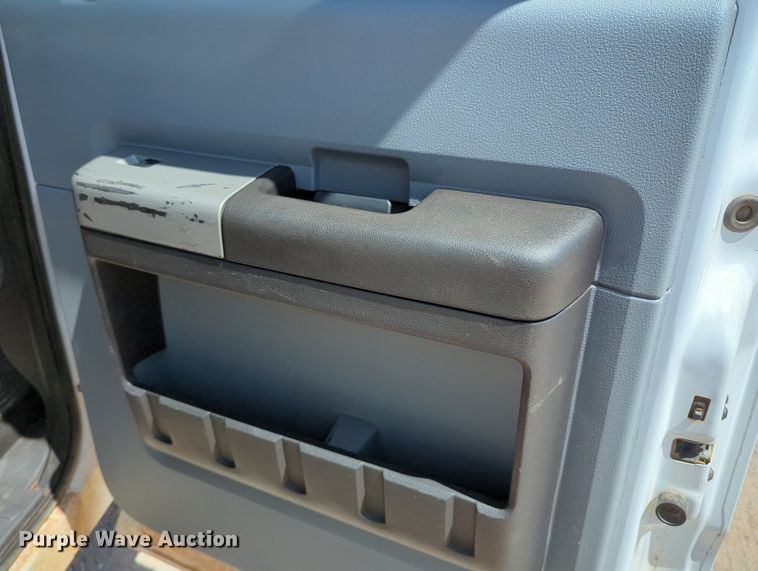 image for item MY9489 2014 Ford F350 Super Duty  Crew Cab pickup truck