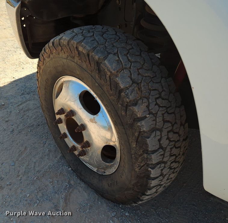 image for item MY9489 2014 Ford F350 Super Duty  Crew Cab pickup truck