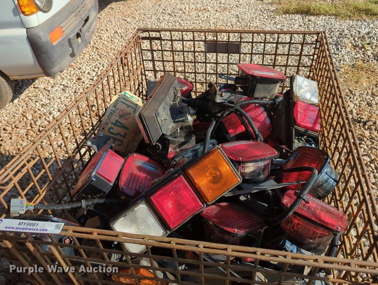 image for item MY9981 Truck parts