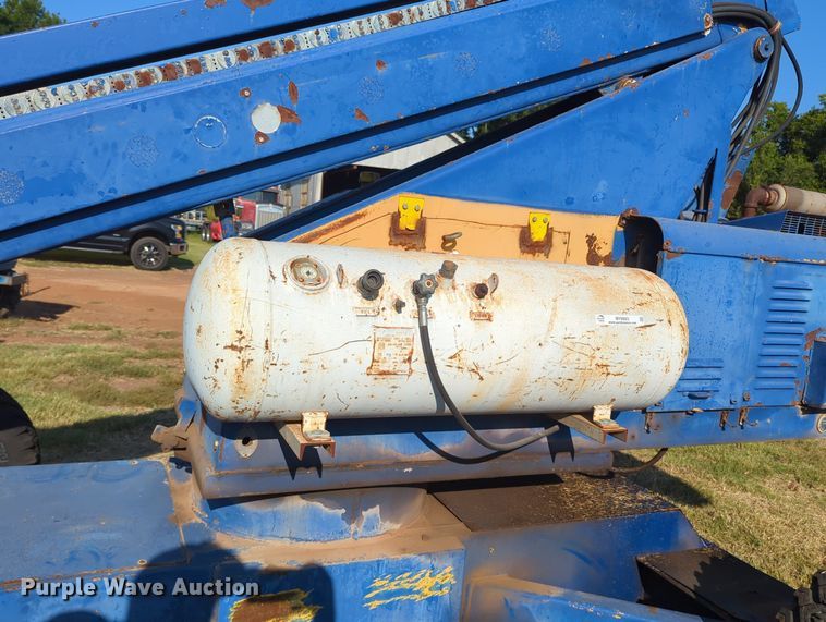 image for item MY9983 JLG  boom lift