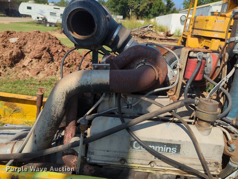 image for item MY9998 Cummins  engine