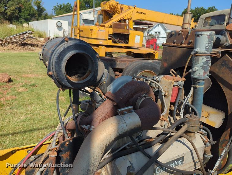 image for item MY9998 Cummins  engine