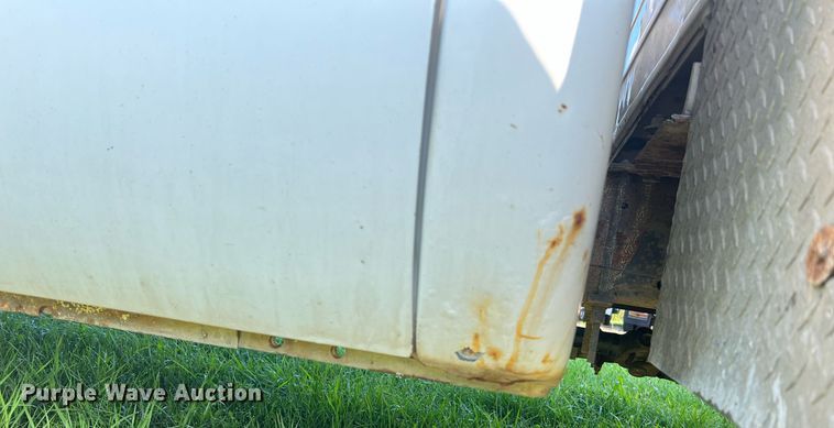 image for item NA9086 2005 Ford F350 Super Duty XL  Crew Cab utility bed pickup truck