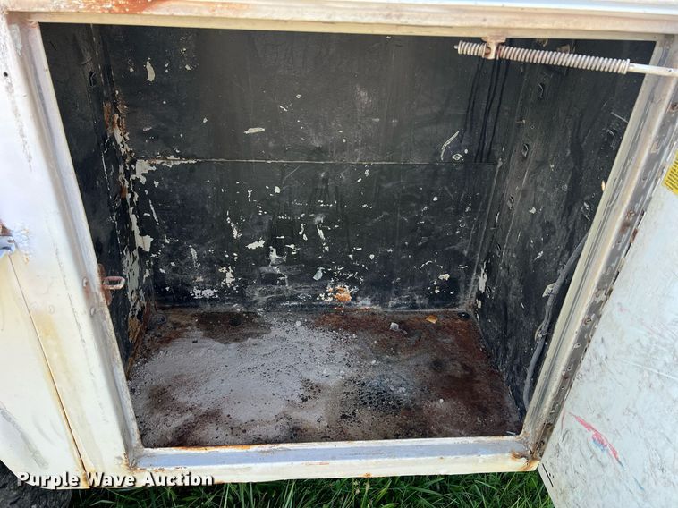 image for item NA9086 2005 Ford F350 Super Duty XL  Crew Cab utility bed pickup truck