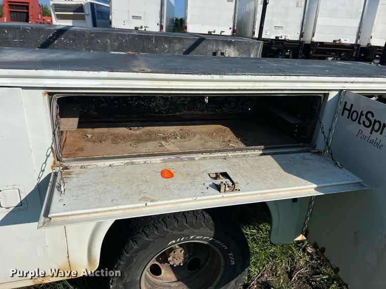 image for item NA9086 2005 Ford F350 Super Duty XL  Crew Cab utility bed pickup truck