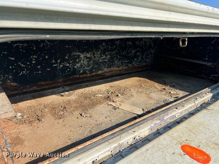 image for item NA9086 2005 Ford F350 Super Duty XL  Crew Cab utility bed pickup truck