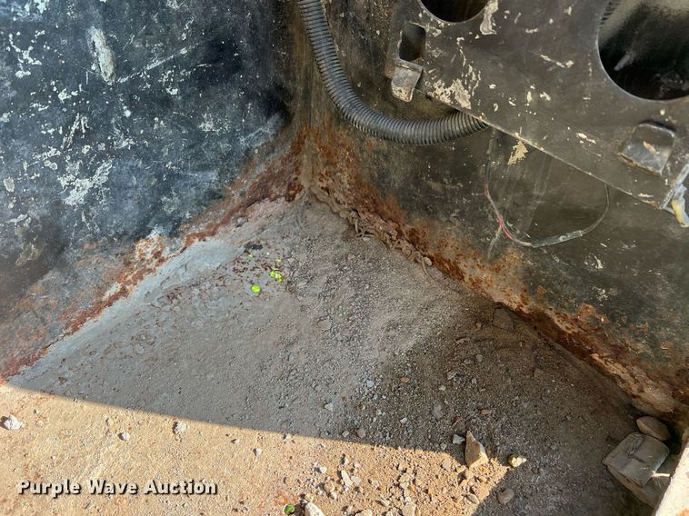 image for item NA9086 2005 Ford F350 Super Duty XL  Crew Cab utility bed pickup truck