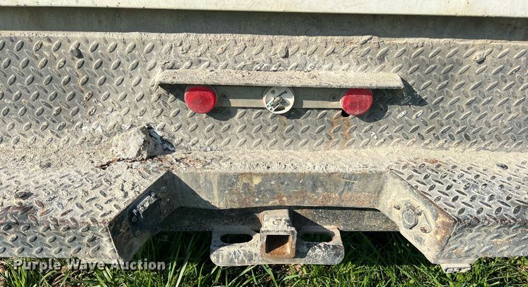 image for item NA9086 2005 Ford F350 Super Duty XL  Crew Cab utility bed pickup truck