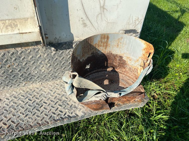 image for item NA9086 2005 Ford F350 Super Duty XL  Crew Cab utility bed pickup truck