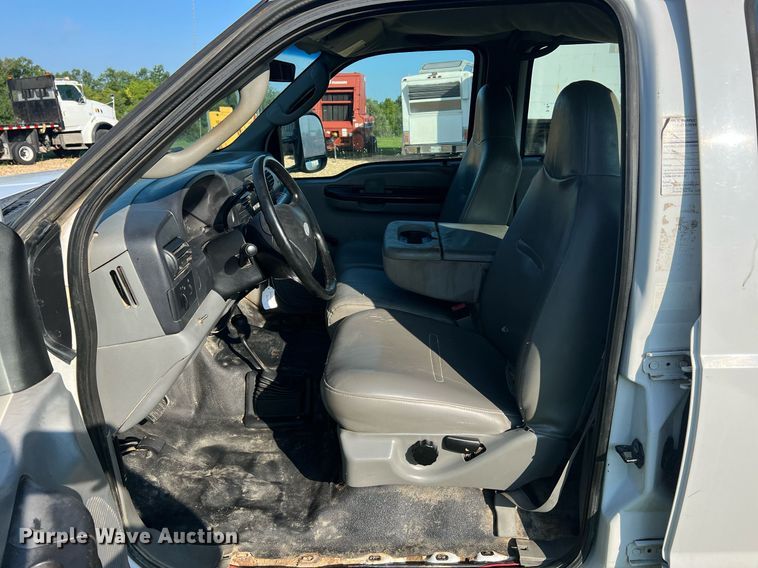 image for item NA9086 2005 Ford F350 Super Duty XL  Crew Cab utility bed pickup truck