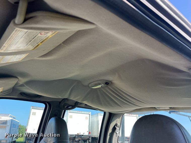 image for item NA9086 2005 Ford F350 Super Duty XL  Crew Cab utility bed pickup truck