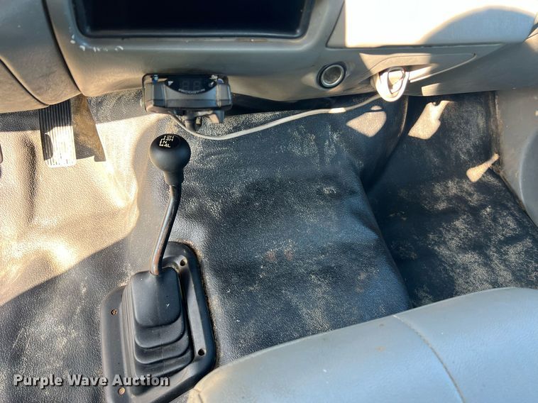 image for item NA9086 2005 Ford F350 Super Duty XL  Crew Cab utility bed pickup truck