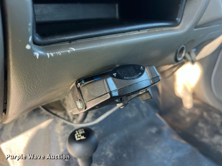 image for item NA9086 2005 Ford F350 Super Duty XL  Crew Cab utility bed pickup truck