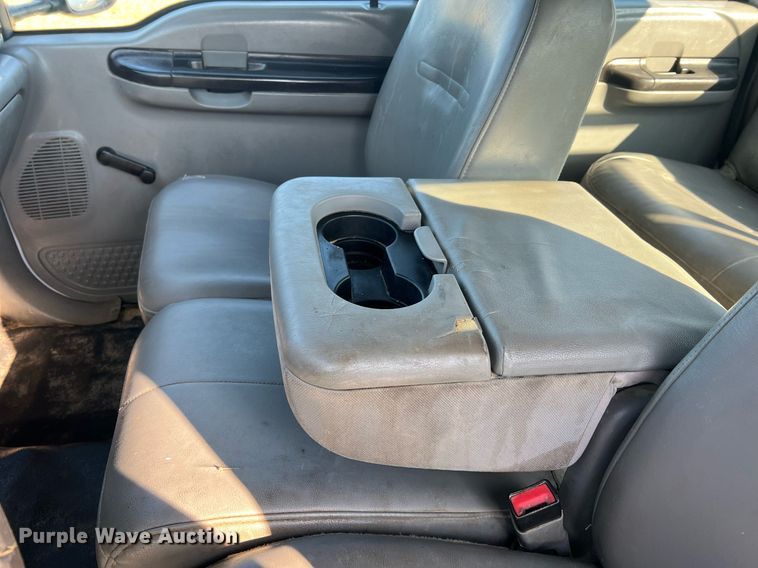 image for item NA9086 2005 Ford F350 Super Duty XL  Crew Cab utility bed pickup truck