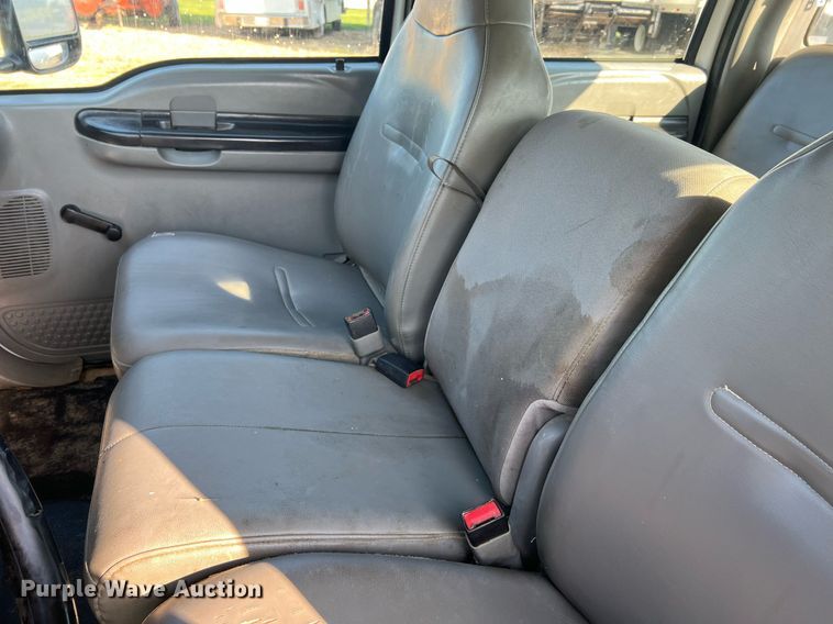 image for item NA9086 2005 Ford F350 Super Duty XL  Crew Cab utility bed pickup truck