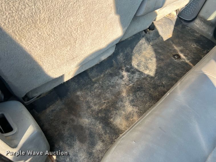 image for item NA9086 2005 Ford F350 Super Duty XL  Crew Cab utility bed pickup truck