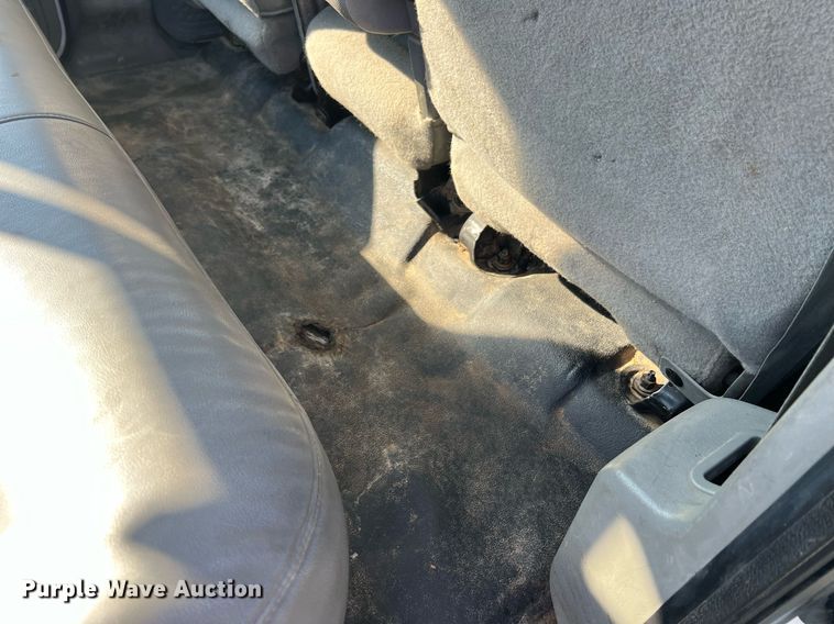 image for item NA9086 2005 Ford F350 Super Duty XL  Crew Cab utility bed pickup truck