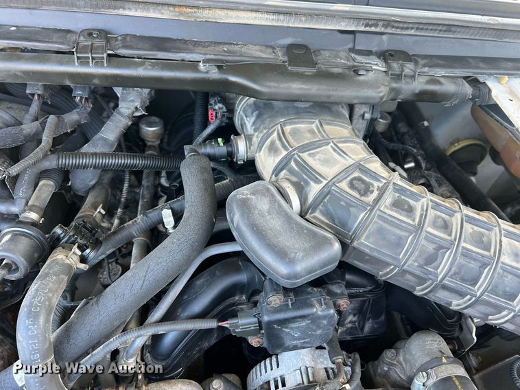 image for item NA9086 2005 Ford F350 Super Duty XL  Crew Cab utility bed pickup truck