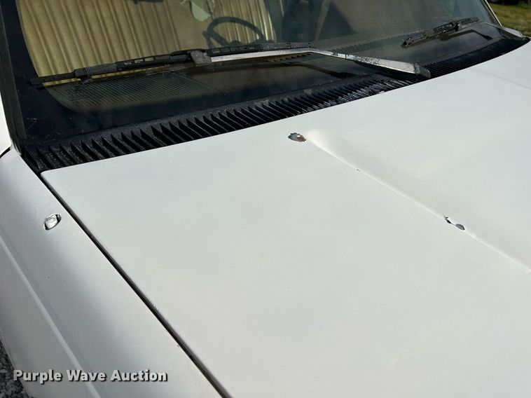 image for item NA9172 1990 Chevrolet Cheyenne 3500  pickup truck cab and chassis