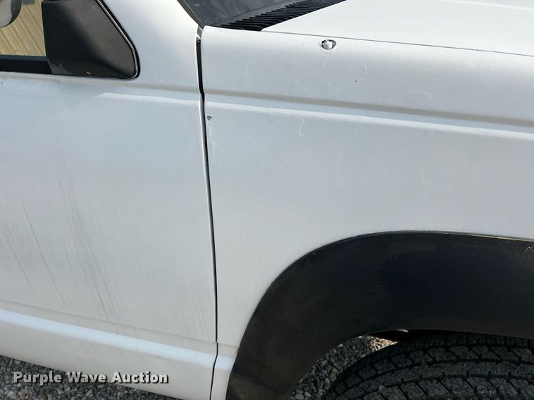 image for item NA9172 1990 Chevrolet Cheyenne 3500  pickup truck cab and chassis