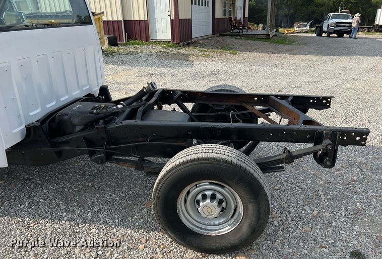 image for item NA9172 1990 Chevrolet Cheyenne 3500  pickup truck cab and chassis