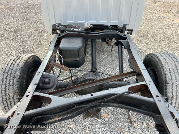 image for item NA9172 1990 Chevrolet Cheyenne 3500  pickup truck cab and chassis