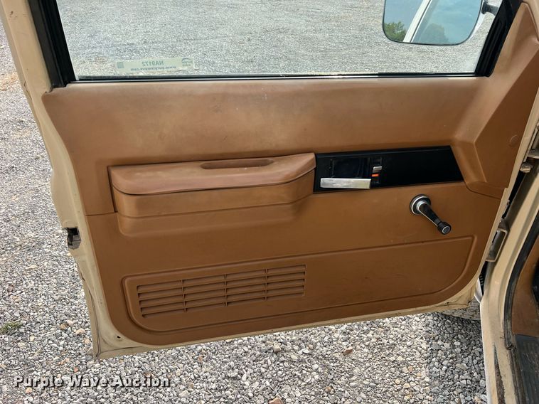 image for item NA9172 1990 Chevrolet Cheyenne 3500  pickup truck cab and chassis