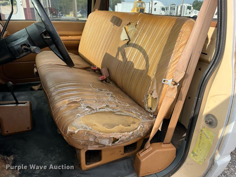 image for item NA9172 1990 Chevrolet Cheyenne 3500  pickup truck cab and chassis