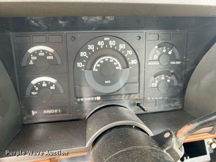 image for item NA9172 1990 Chevrolet Cheyenne 3500  pickup truck cab and chassis