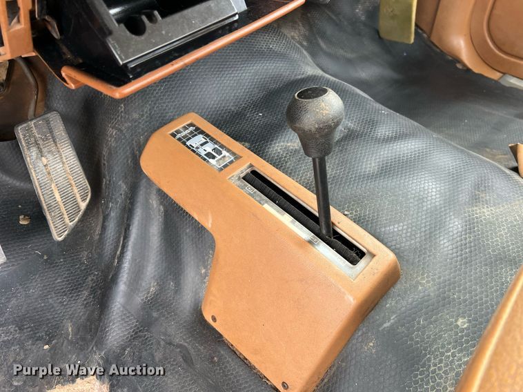 image for item NA9172 1990 Chevrolet Cheyenne 3500  pickup truck cab and chassis