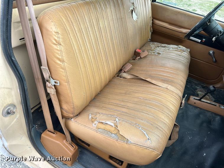 image for item NA9172 1990 Chevrolet Cheyenne 3500  pickup truck cab and chassis