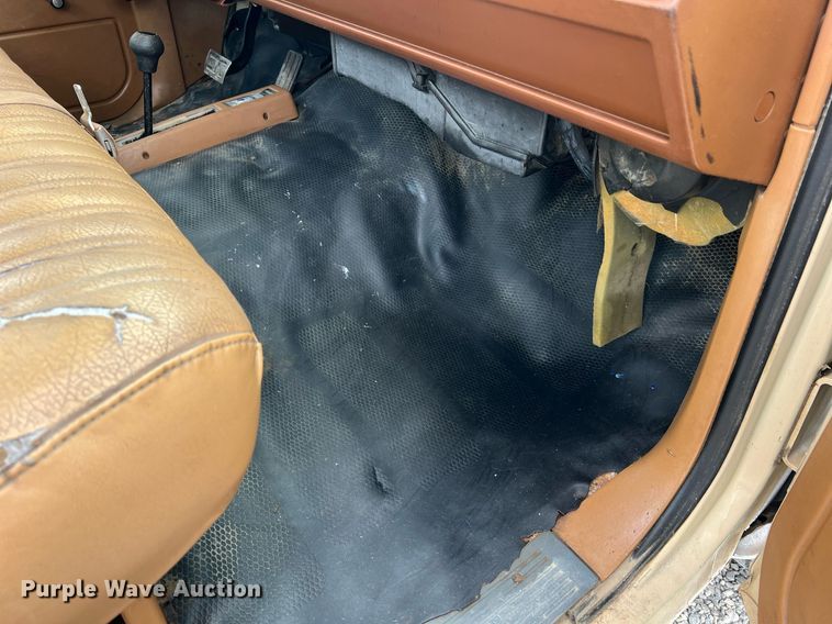 image for item NA9172 1990 Chevrolet Cheyenne 3500  pickup truck cab and chassis