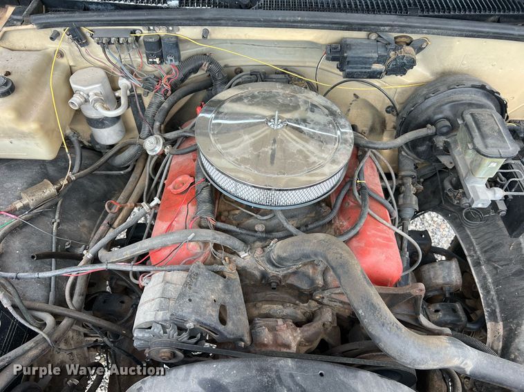 image for item NA9172 1990 Chevrolet Cheyenne 3500  pickup truck cab and chassis