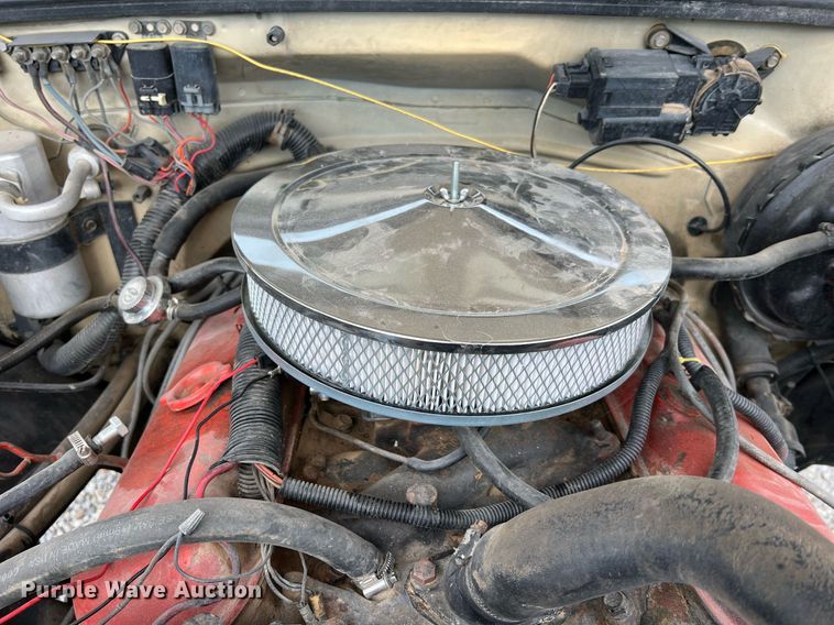 image for item NA9172 1990 Chevrolet Cheyenne 3500  pickup truck cab and chassis