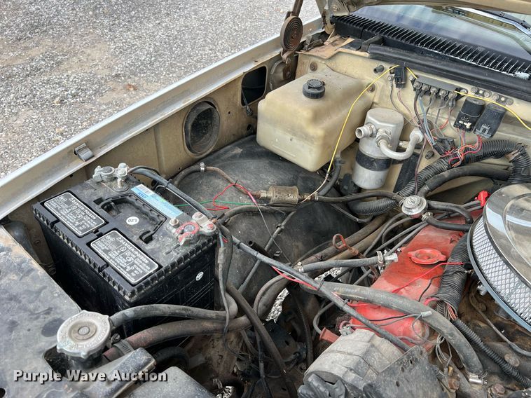 image for item NA9172 1990 Chevrolet Cheyenne 3500  pickup truck cab and chassis