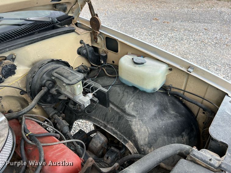 image for item NA9172 1990 Chevrolet Cheyenne 3500  pickup truck cab and chassis