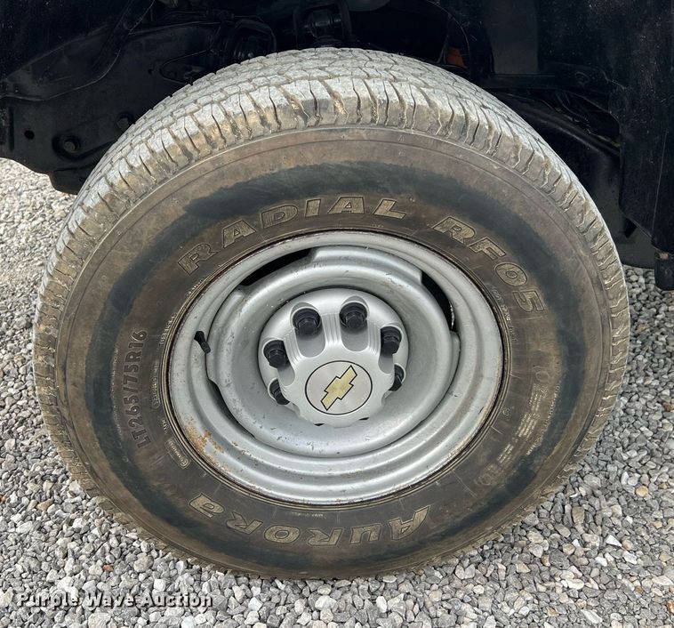 image for item NA9172 1990 Chevrolet Cheyenne 3500  pickup truck cab and chassis