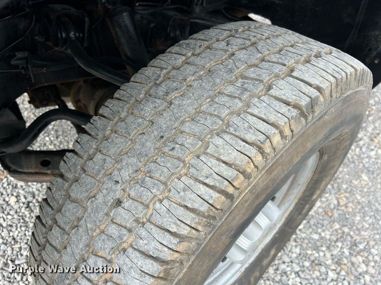 image for item NA9172 1990 Chevrolet Cheyenne 3500  pickup truck cab and chassis