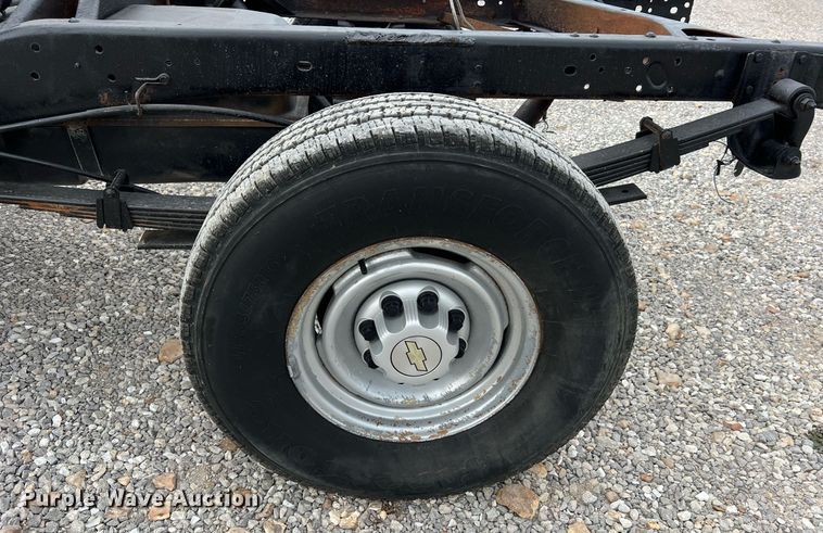 image for item NA9172 1990 Chevrolet Cheyenne 3500  pickup truck cab and chassis
