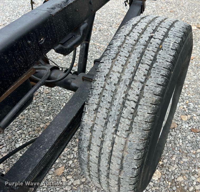 image for item NA9172 1990 Chevrolet Cheyenne 3500  pickup truck cab and chassis