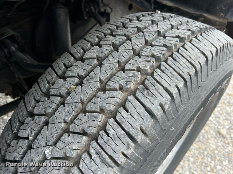 image for item NA9172 1990 Chevrolet Cheyenne 3500  pickup truck cab and chassis